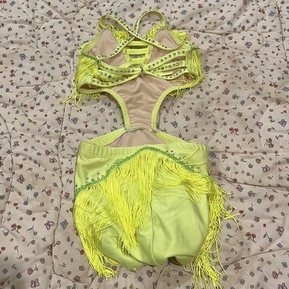 This is a dance costume it’s a 11/12 and has a accessory. - Picture 3 of 4